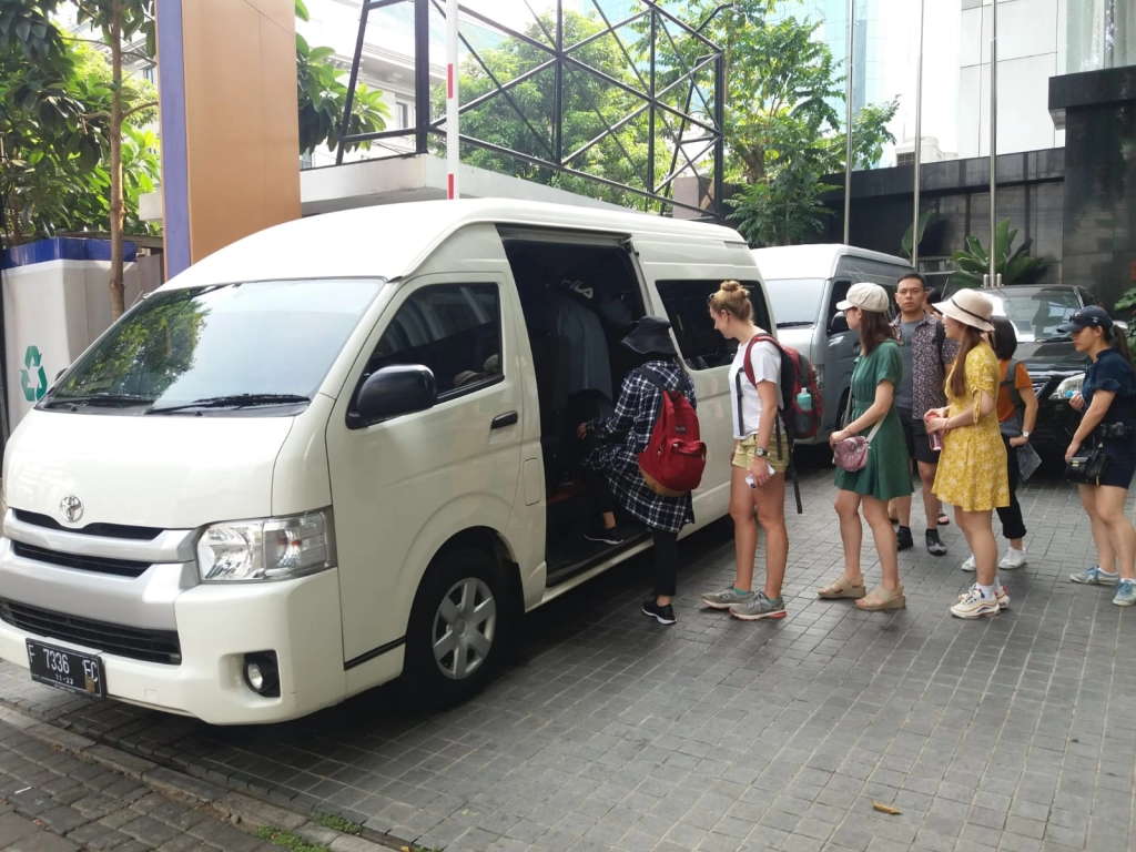 Sewa Hiace Lombok